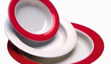 Vaatwasbestendig asymmetrisch bord Ornamin: 27 cm - wit met rode rand