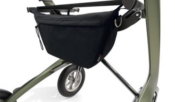 ByAcre Carbon Overland carbon buitenrollator met luchtbanden en all-terrain comfort Bentley Bruin metallic met daypack bag
