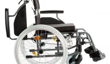 MultiMotion M5 lichtgewicht rolstoel - Zitbreedte 45 cm - Luxe uitvoering - Remmen op duwhandvatten - Inclusief zitkussen - PU banden