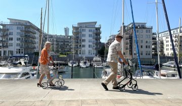 TrustCare Let’s Fly lichtgewicht rollator wit met vering