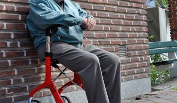 TrustCare Let’s Fly lichtgewicht rollator wit met vering