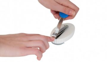Kleine nagelknipper op blok - nagelknipper